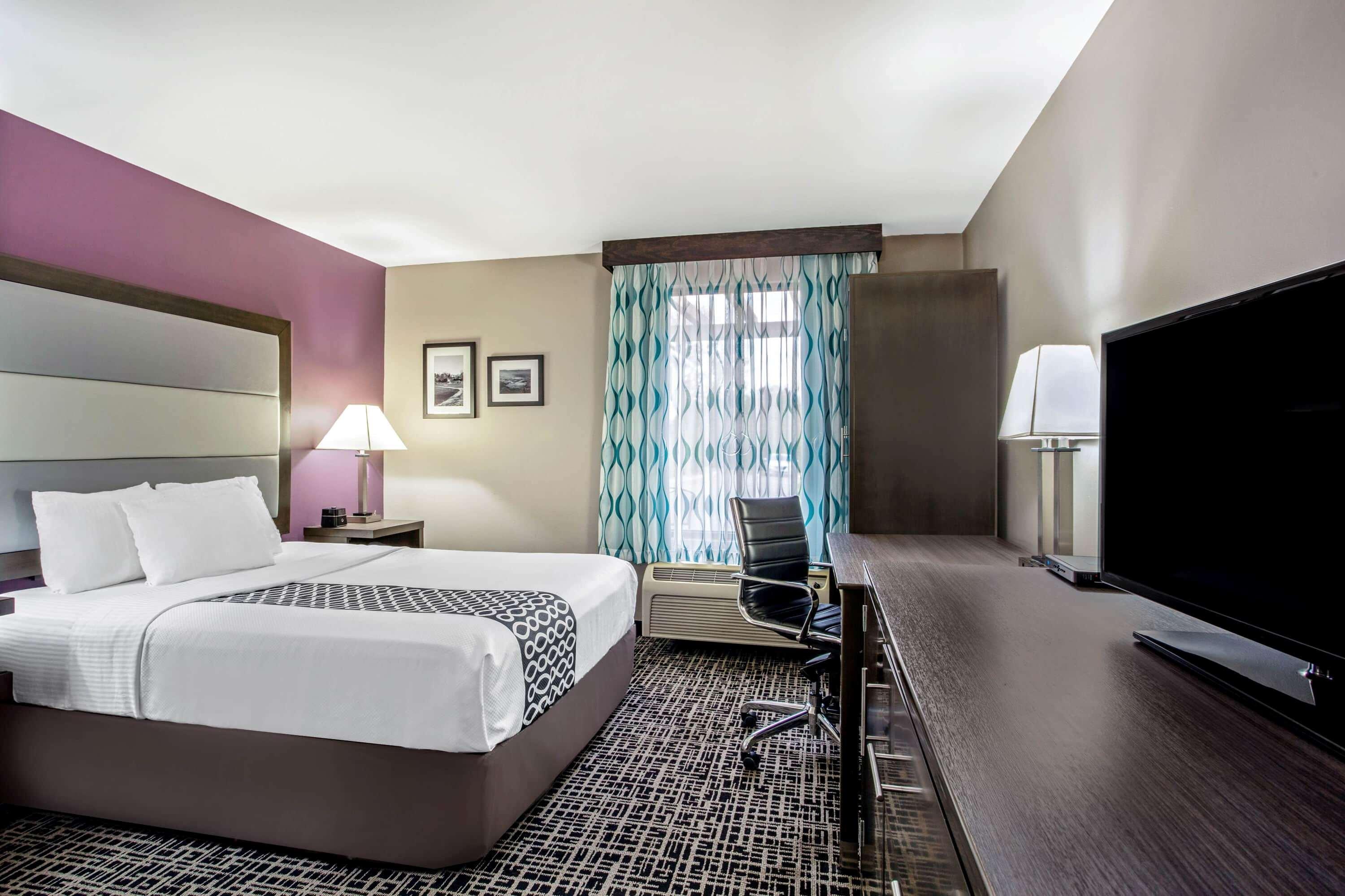 La Quinta Inn By Wyndham Radford Exteriér fotografie