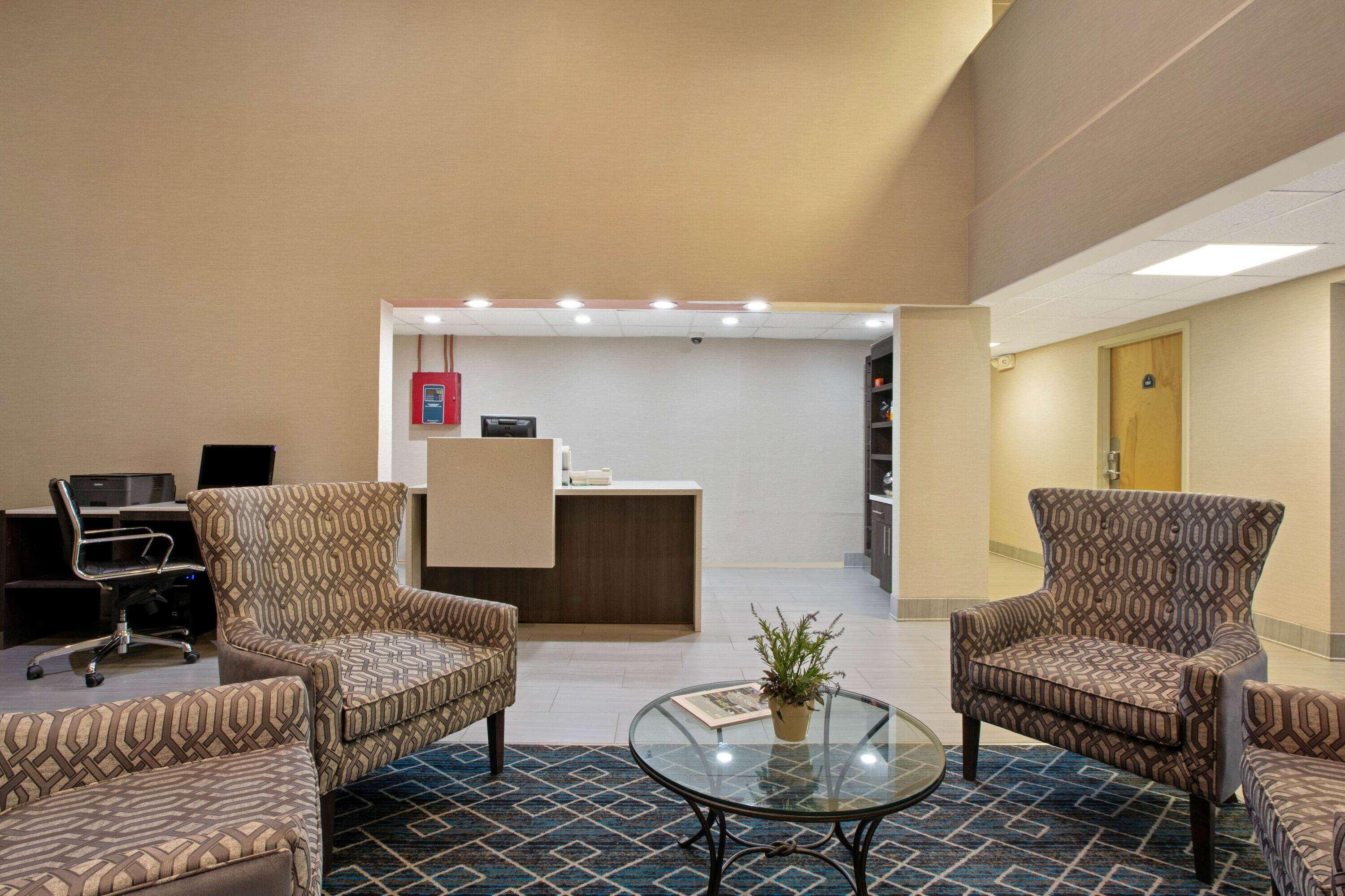 La Quinta Inn By Wyndham Radford Exteriér fotografie