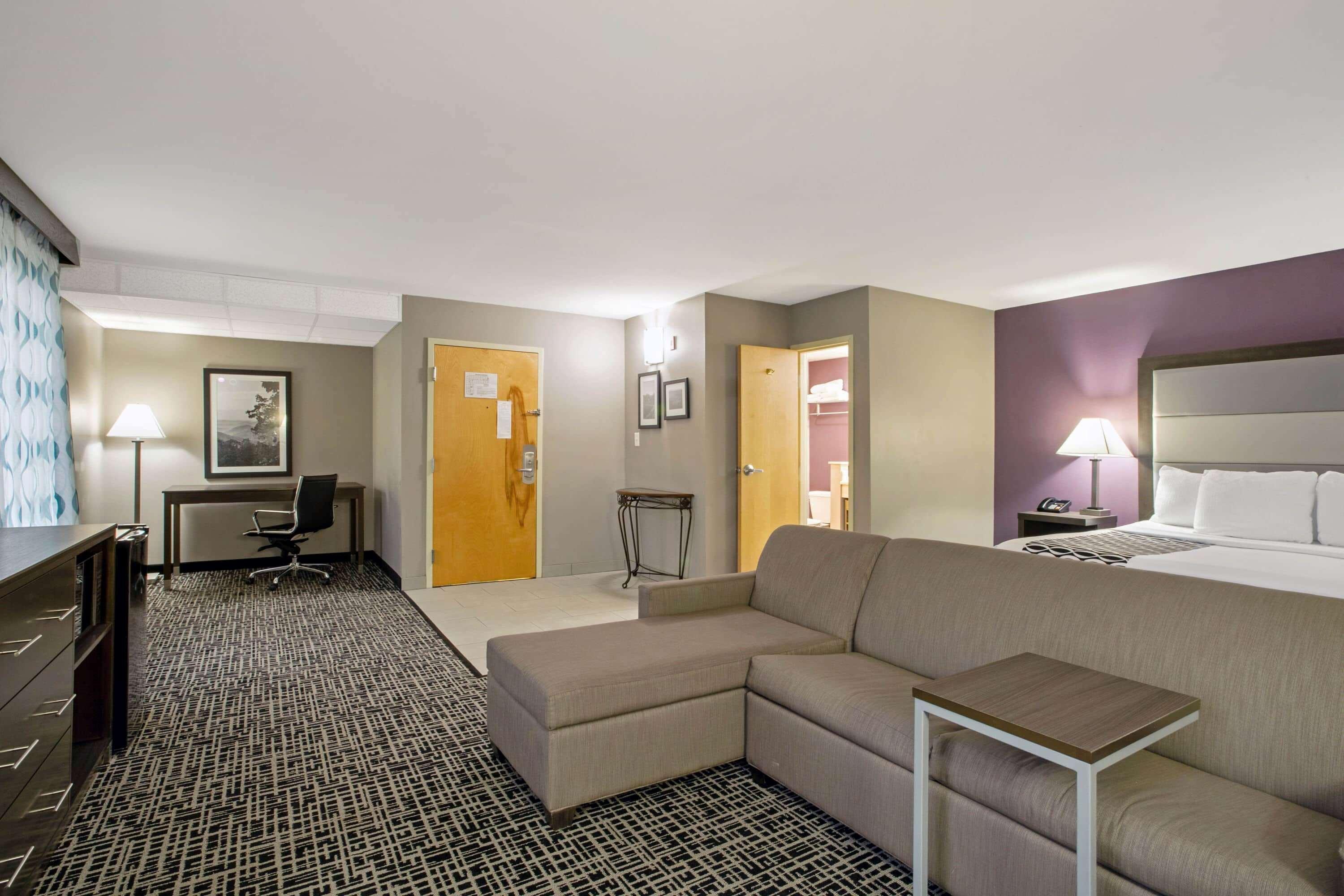 La Quinta Inn By Wyndham Radford Exteriér fotografie