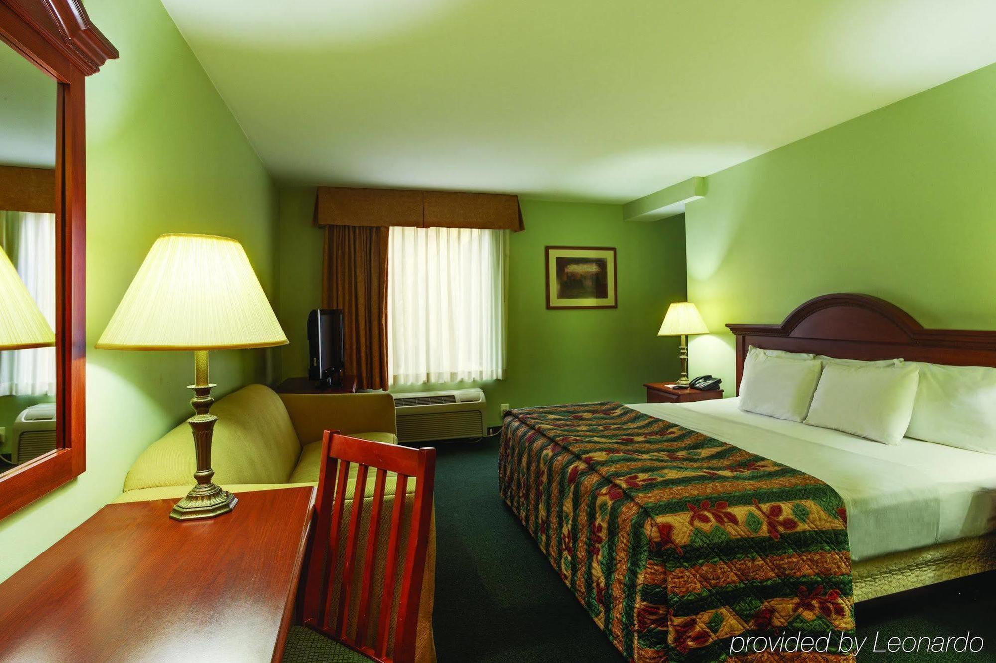 La Quinta Inn By Wyndham Radford Exteriér fotografie